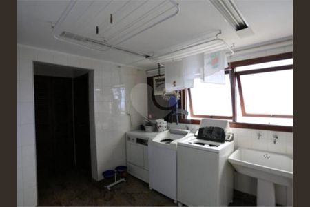 48_photo/94cf02151b.e6f02a1e96aef2b1-ATLAS-551eb668-7b0c-45b1-b7b9-58dc080587d9.jpg de casa de condomínio para alugar com 5 quartos, 900m² em Alphaville Residencial Um, Barueri