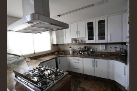 46_photo/94cf02151b.e6f02a1e96aef2b1-ATLAS-94063e76-8446-4372-a6ed-c0fe47601053.jpg de casa de condomínio para alugar com 5 quartos, 900m² em Alphaville Residencial Um, Barueri