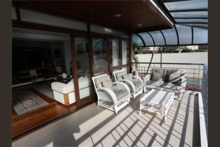 42_photo/94cf02151b.e6f02a1e96aef2b1-ATLAS-c1df0abc-ae4f-4f8d-80a7-a7504d5a8855.jpg de casa de condomínio para alugar com 5 quartos, 900m² em Alphaville Residencial Um, Barueri