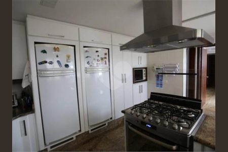 47_photo/94cf02151b.e6f02a1e96aef2b1-ATLAS-d305eed9-10d3-48c9-9c79-c34a012132ab.jpg de casa de condomínio para alugar com 5 quartos, 900m² em Alphaville Residencial Um, Barueri