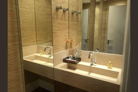 3_photo/94cf0215d7.ceff8192393c33de-ATLAS-20714c0c-a031-4eaf-8648-faefad27dfab.jpg de casa à venda com 4 quartos, 612m² em Alphaville Residencial Um, Barueri