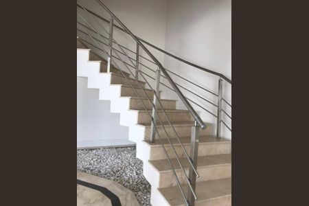 10_photo/94cf023081.ceff8192393c33de-ATLAS-6e07a17d-20a0-41d2-aa5c-2bf7e68de9d5.jpg de casa de condomínio à venda com 5 quartos, 1150m² em Alphaville Residencial Dois, Barueri