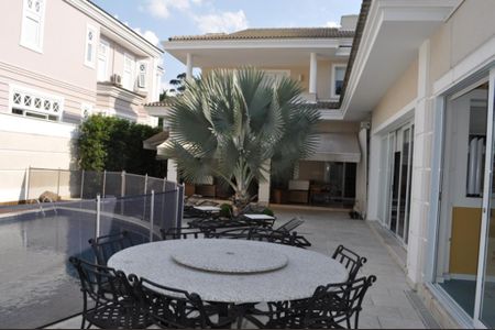 5_photo/94cf0235d9.9e8826600a2f05bd-ATLAS-55e99d15-0a58-46e1-8ef3-3487cd78f660.jpg de casa de condomínio à venda com 5 quartos, 703m² em Jardim Paulista, Barueri
