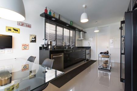 5_photo/94cf023617.70edc2b185d14f45-ATLAS-17bad579-b6db-463d-bd53-e5fcfcf3227f.jpg de casa para alugar com 4 quartos, 520m² em Jardim Paulista, Barueri