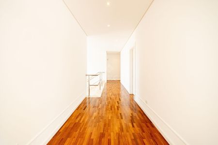 8_photo/94cf0239bd.9f73e101bd22bb98-ATLAS-d04f417c-9a71-4d4f-8bd4-3c09bddf0d7b.jpg de casa para alugar com 4 quartos, 850m² em Alphaville Industrial, Barueri