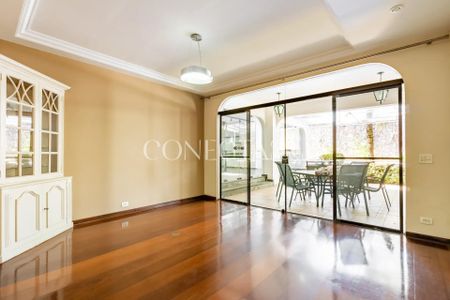 37_photo/94cf0239d1.9f73e101bd22bb98-ATLAS-edb2b5d8-8891-44c6-aefa-fdcab35bcd24.jpg de casa para alugar com 4 quartos, 680m² em Alphaville Residencial Dois, Barueri