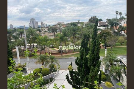 4_photo/94cf023eed.f2e26b4aabd6d700-ATLAS-e59fde1b-3839-4d13-af3a-5d112e23a5e1.jpg de casa à venda com 4 quartos, 574m² em Alphaville Residencial Um, Barueri