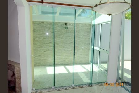 7_photo/94cf02609b.0abb473e952761da-ATLAS-0b711371-d0bc-4bc2-a71e-ad61e42c9aef.jpg de casa para alugar com 3 quartos, 190m² em Residencial Tambore III, Santana de Parnaíba