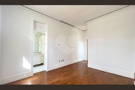 10_photo/94cf026b55.0a7e9b1edd52f24b-ATLAS-34245508-0dfb-4e40-a65a-fb9e16dc3024.jpg de casa à venda com 5 quartos, 1500m² em Alphaville Residencial Um, Barueri