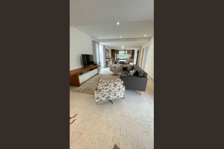 3_photo/94cf0306e7.ceff8192393c33de-ATLAS-9dce8aaf-db93-470f-be23-d5590b4a0afe.jpg de casa para alugar com 4 quartos, 394m² em Alphaville, Santana de Parnaíba