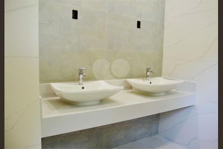 12_photo/94cf030a5f.bb2cfda027800a9a-ATLAS-d7e4d402-af1d-4d3e-be4b-aeea5e8cef4e.jpg de casa à venda com 3 quartos, 297m² em Vila Sao Luiz (Valparaizo), Barueri