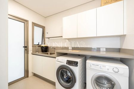 83_photo/94cf03112f.6e9caad652d7436d-ATLAS-93d4d5a7-dae1-44d3-b0b7-d213f85fc5bb.jpg de casa para alugar com 4 quartos, 400m² em Residencial Cinco (Alphaville), Santana de Parnaíba