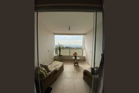 11_photo/94cf038977.5564e16b2c01dcfa-ATLAS-d769463f-dff2-40e6-a689-2a344449ebe0.jpg de casa à venda com 5 quartos, 300m² em Jardim Florida, Barueri