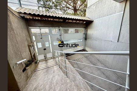 5_photo/94cf038b81.4909862b8c1c38b1-ATLAS-4c5ef5ae-3ca7-48a4-9d7a-b8b7ce3ff21d.jpg de casa à venda com 3 quartos, 330m² em Jardim Florida, Barueri