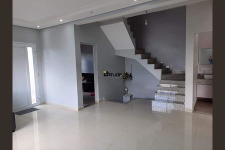 5_photo/94cf038b95.49e5f4e107e90c19-ATLAS-b8a2ec22-2c3f-47d2-8771-0c99bece3e4f.jpg de casa à venda com 3 quartos, 335m² em Jardim Florida, Barueri