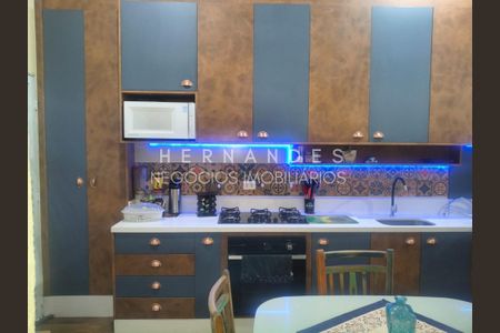 3_photo/94cf038be5.63f9168372ce027e-ATLAS-128587f1-e8e7-467b-b00f-b6e9a4ac5b72.jpg de casa à venda com 3 quartos, 175m² em Parque Ribeiro de Lima, Barueri