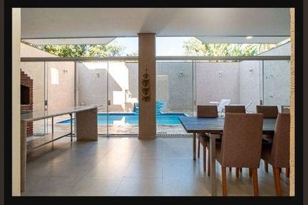 5_photo/94cf038c33.9803aeba41cbaf1e-ATLAS-a7a08282-e978-4552-93a5-8cf58e0f7b25.jpg de casa à venda com 4 quartos, 329m² em Jardim Florida, Barueri