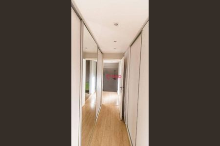 4_photo/94cf03923f.2a17df7df6ae08cb-ATLAS-2a54ac12-62e3-4e0f-b04e-6b607c4d93c3.jpg de casa à venda com 4 quartos, 380m² em Jardim Florida, Barueri