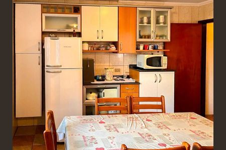 6_photo/94cf03a081.6c4a3f5e6ef89c98-ATLAS-8cdc3e8a-b008-4f3b-aca6-e2225d35399c.jpg de casa à venda com 3 quartos, 270m² em Vila Sao Luiz (Valparaizo), Barueri