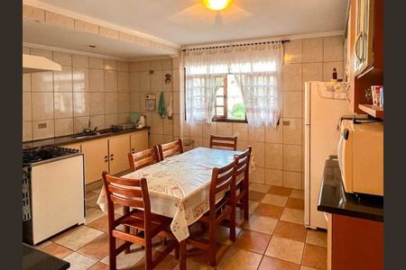 8_photo/94cf03a081.6c4a3f5e6ef89c98-ATLAS-8d80be21-e0e9-45cb-b65a-c19332678064.jpg de casa à venda com 3 quartos, 270m² em Vila Sao Luiz (Valparaizo), Barueri