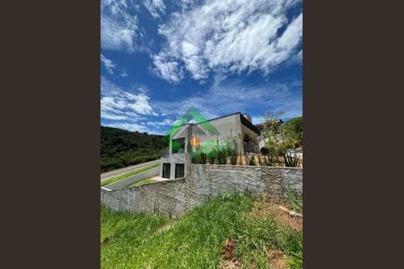 2_photo/94cf03a0b3.0f81dd1a9a4f6ffb-ATLAS-2d6b07f6-1993-4ba2-8e72-97bbec848e15.jpg de casa à venda com 3 quartos, 220m² em Vila Sao Luiz (Valparaizo), Barueri