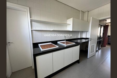 10_photo/94cf03b257.38153d79977beed0-ATLAS-c0cbdb8b-5d09-4324-a15e-c5fe4453cde4.jpg de apartamento para alugar com 5 quartos, 500m² em Alphaville Empresarial, Barueri