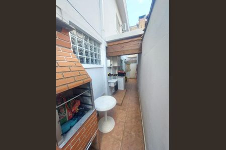 5_photo/94cf03b60b.2661e0e1a1e380b3-ATLAS-3bc4d550-732f-4af4-8d8d-13eb9774e2a4.jpg de casa à venda com 3 quartos, 220m² em Jardim Tupanci, Barueri