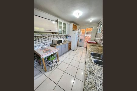 2_photo/94cf03b68d.a824f5d462c04ebd-ATLAS-029955cb-c0bd-4530-a179-a5ea4f6f5a3d.jpg de casa à venda com 3 quartos, 260m² em Jardim Tupanci, Barueri