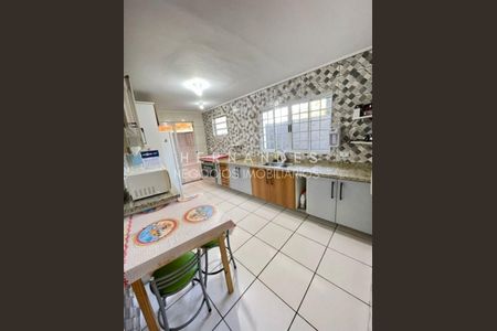 7_photo/94cf03b6f1.7b8a33944a5ff2ac-ATLAS-cb30d114-fd16-481e-95da-495b288fe6a9.jpg de casa à venda com 3 quartos, 260m² em Jardim Tupanci, Barueri