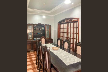 2_photo/94cf03bc09.760d7ecec936a2b8-ATLAS-dc48d63e-b2e8-40de-8c66-11dc9c406ef5.jpg de casa à venda com 3 quartos, 199m² em Jardim Esperanca, Barueri