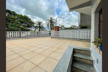 4_photo/94cf03bc09.8ca146e4695ff152-ATLAS-c41bf5e7-4f89-4b0e-9ab9-a8f5c40e7dc3.jpg de casa à venda com 3 quartos, 199m² em Jardim Esperanca, Barueri