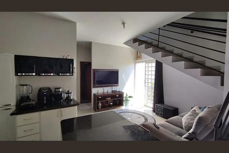 8_photo/94cf03bdad.0f81dd1a9a4f6ffb-ATLAS-b25bed43-91f7-4d86-bd32-0491bc12ad14.jpg de casa à venda com 3 quartos, 100m² em Vila Pindorama, Barueri