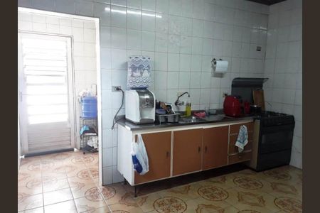 7_photo/94cf03c4c1.dfdf3a77207432af-ATLAS-60ea926e-84b7-4ee5-97bc-99e13f207e3e.jpg de casa à venda com 3 quartos, 180m² em Vila Pouso Alegre, Barueri