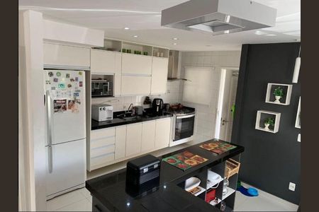 3_photo/94cf03c7b5.2d782e9ced6b4695-ATLAS-46d86ded-8cb5-4b63-9cf1-5b85e7307f2a.jpg de casa à venda com 3 quartos, 145m² em Jardim Barueri, Barueri