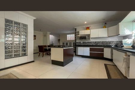 3_photo/94cf03c931.2f15d505e37c7ac5-ATLAS-4be7ff43-a9a2-4d40-bb92-7721100e89b8.jpg de casa à venda com 3 quartos, 150m² em Vila Porto, Barueri