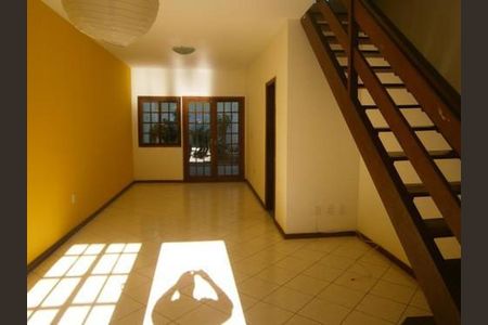 10_photo/94cf03cbe3.53c043af3bf77bbb-ATLAS-58c3d67b-6ff9-4bb2-8d0b-6e7ffee1e5a7.jpg de casa à venda com 3 quartos, 90m² em Vila Porto, Barueri