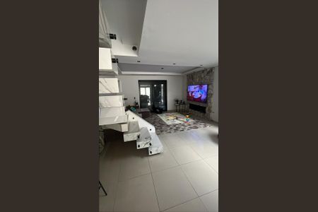 2_photo/94cf03cd75.e02bbd74c619fcc4-ATLAS-3894591d-ff10-4f94-bdeb-97869471e063.jpg de casa à venda com 3 quartos, 180m² em Jardim dos Camargos, Barueri