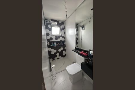 4_photo/94cf03cd75.e02bbd74c619fcc4-ATLAS-5fc99954-4e49-46b8-b703-bc457dd2af97.jpg de casa à venda com 3 quartos, 180m² em Jardim dos Camargos, Barueri