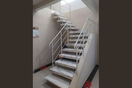 4_photo/94cf03dae5.ceff8192393c33de-ATLAS-839b0688-942f-40e4-a7f0-26ce4cf5b81e.jpg de casa à venda com 3 quartos, 100m² em Vila Pouso Alegre, Barueri