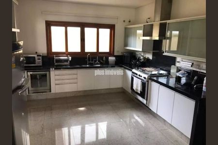 4_photo/94cf0445b3.9e8f1c97e4a047f1-ATLAS-4c5d89e8-2c5a-4723-bc40-a936fc4a82bb.jpg de casa à venda com 4 quartos, 614m² em Residencial Morada dos Lagos, Barueri