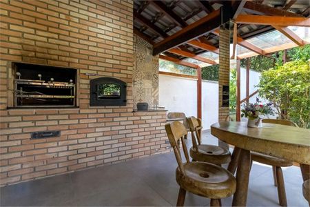 9_photo/94cf050563.19e03aecb237846c-ATLAS-3170ebc5-b9ef-4b94-8a87-a5ba2d1d3025.jpg de casa de condomínio à venda com 3 quartos, 220m² em Morada dos Pássaros, Barueri