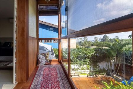 11_photo/94cf050563.19e03aecb237846c-ATLAS-37e985bb-e505-4fae-9de4-b5799f7bf2e6.jpg de casa de condomínio à venda com 3 quartos, 220m² em Morada dos Pássaros, Barueri