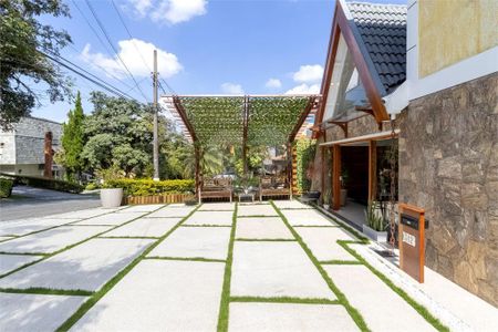 3_photo/94cf050563.19e03aecb237846c-ATLAS-5cd1d514-ebe3-456f-b372-41bbdad493bf.jpg de casa de condomínio à venda com 3 quartos, 220m² em Morada dos Pássaros, Barueri