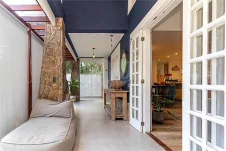 5_photo/94cf050563.19e03aecb237846c-ATLAS-b306d764-e084-4bcb-8cd5-ccc4ff53d435.jpg de casa de condomínio à venda com 3 quartos, 220m² em Morada dos Pássaros, Barueri