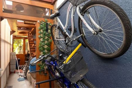 50_photo/94cf050563.19e03aecb237846c-ATLAS-dfc97b25-1941-4e8b-a0d7-998e07a594f7.jpg de casa de condomínio à venda com 3 quartos, 220m² em Morada dos Pássaros, Barueri