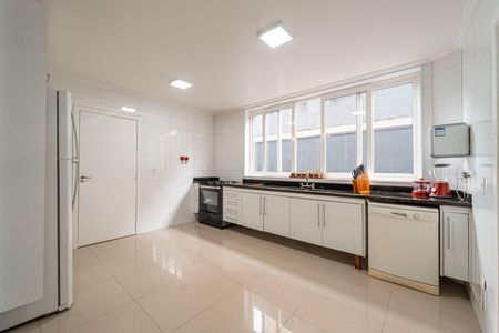 15_photo/94cf050695.82be18ad98973cde-ATLAS-91c7520c-ea09-4411-8cfd-1443c829fabe.jpg de casa à venda com 4 quartos, 422m² em Residencial das Estrelas, Barueri