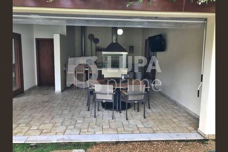 1_photo/94cf050e21.9e8f1c97e4a047f1-ATLAS-0e63f889-8442-471c-b2c7-6e54e0e0d1fb.jpg de casa à venda com 4 quartos, 927m² em Morada dos Pássaros, Barueri