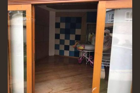 31_photo/94cf050e21.9e8f1c97e4a047f1-ATLAS-cf1e4162-50e2-46d2-9d2d-b4fda412c80b.jpg de casa para alugar com 4 quartos, 927m² em Morada dos Pássaros, Barueri