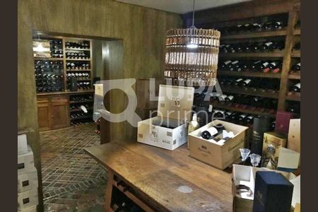 19_photo/94cf050e21.9e8f1c97e4a047f1-ATLAS-d86a52d1-104e-451f-8dd3-a52b543fb822.jpg de casa para alugar com 4 quartos, 927m² em Morada dos Pássaros, Barueri