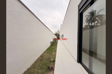 7_photo/94cf050e31.74426ba40aa82551-ATLAS-5a99f736-00c7-4804-9b83-4dee42d98f1b.jpg de casa à venda com 3 quartos, 240m² em Morada dos Pássaros, Barueri